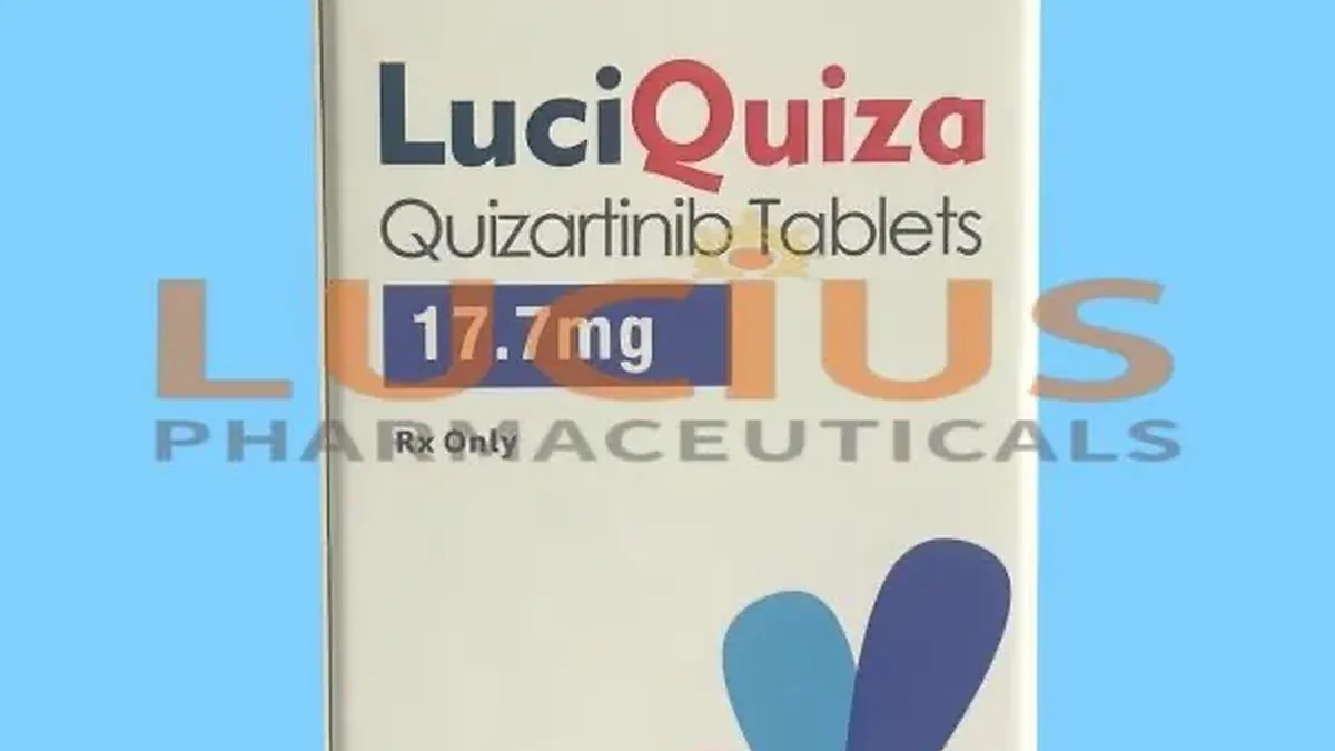 医生正在为患者解释奎扎替尼26.5mg的用药方案和费用构成